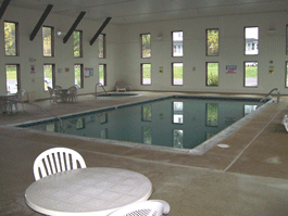 houghton mi motel with pool