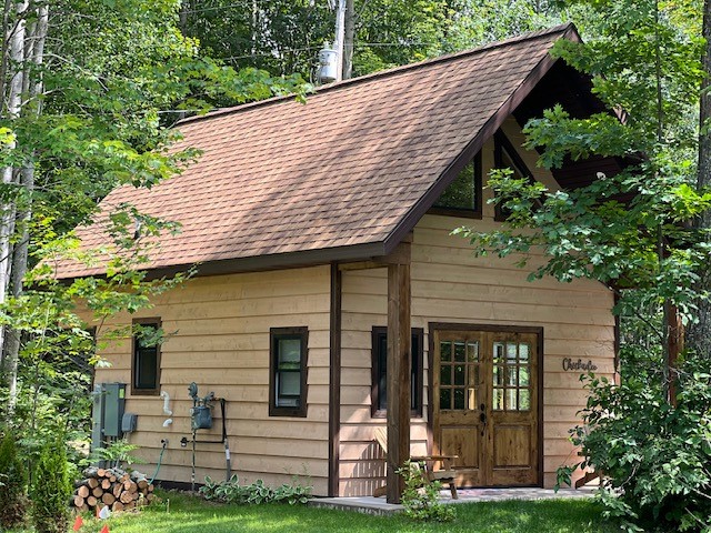 Scott's Superior Inn & Cabins - Cabin exterior